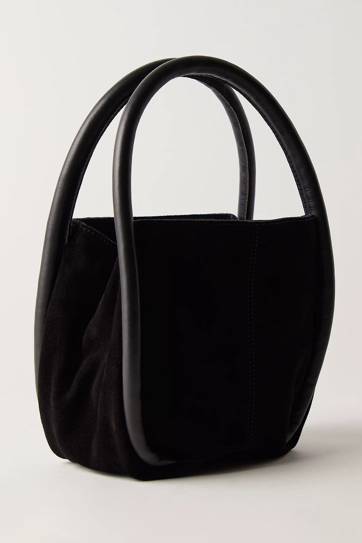 Barlow Bucket Bag
