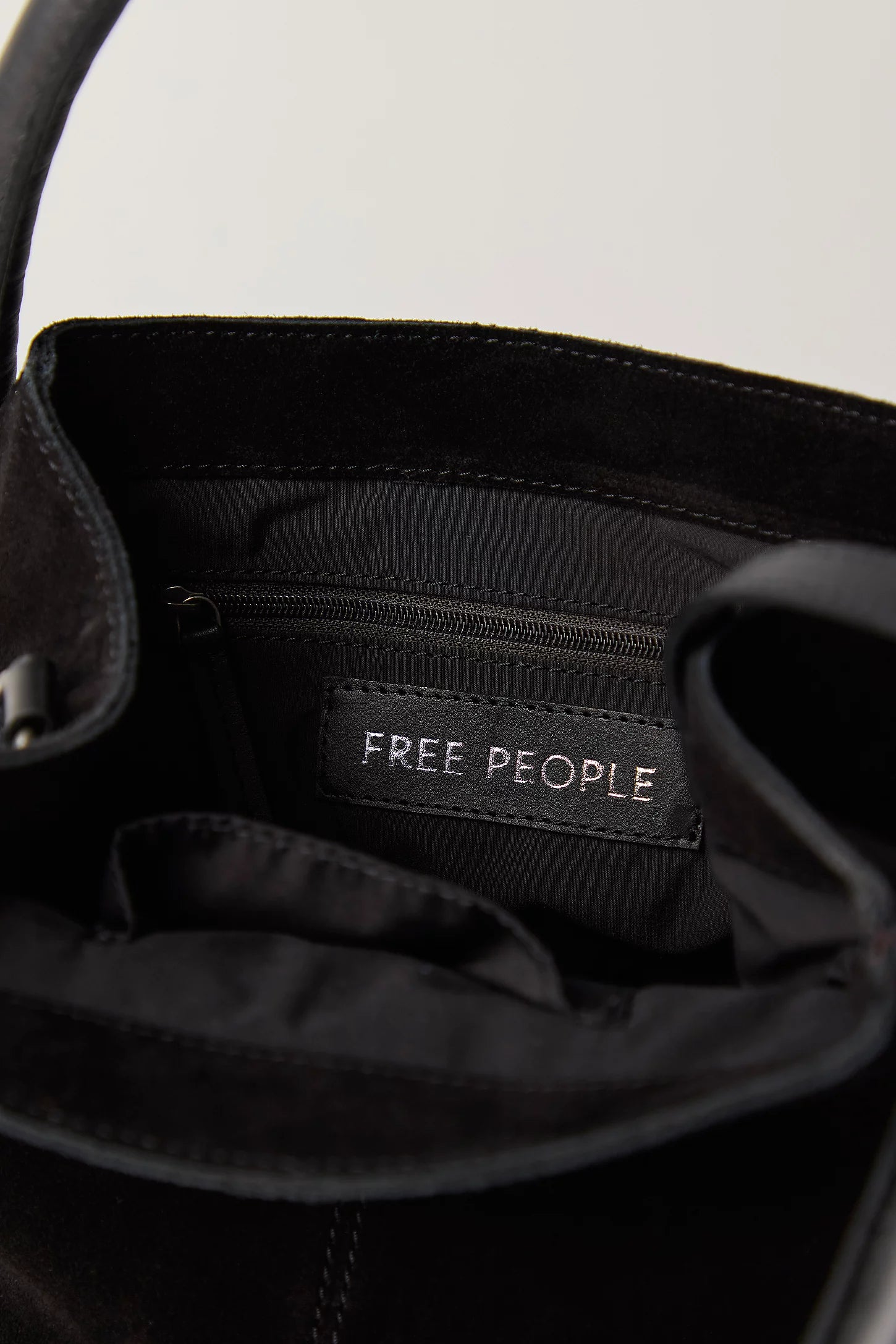 Barlow Bucket Bag