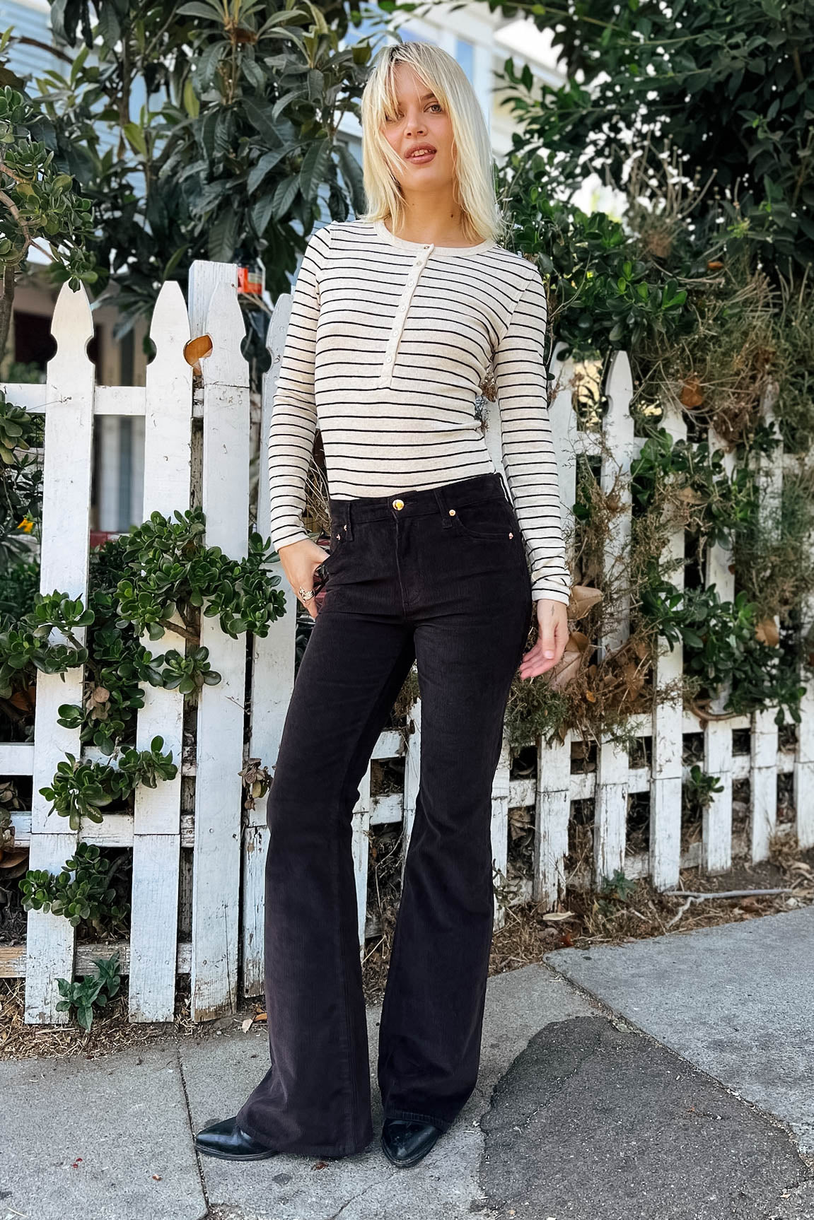 Kinsley Mid Rise Ultra Flare Bottoms Pistola